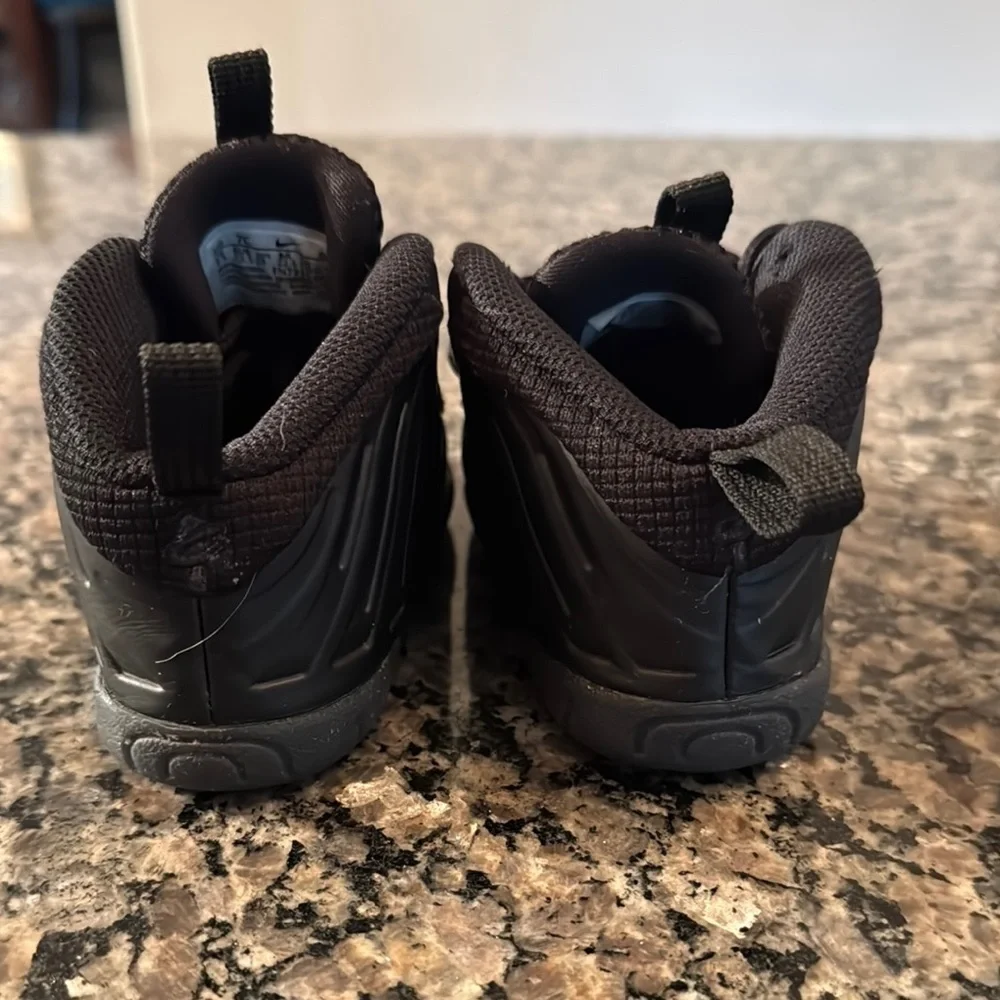 Nike Black baby Sneakers EUC 7